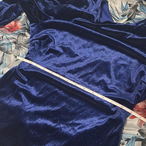 Sparkly Backless Long Sleeve Dress - Picture 7 of 12